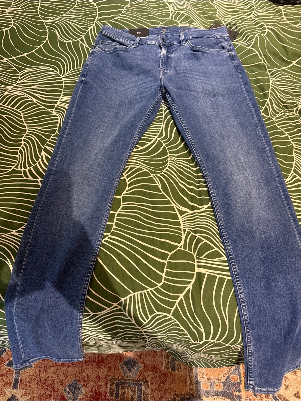 7 For All Mankind Menโs Skinny Jeans โ Medium Blue Wash
